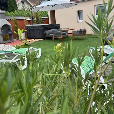 Lägenhet Zelia Apartmanhaz Siófok