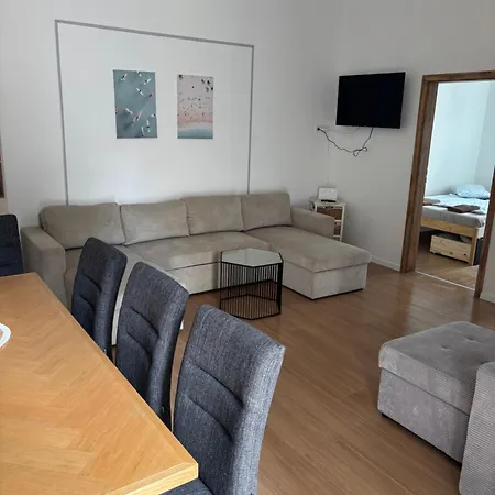 Zelia Apartmanhaz דירה שיופוק