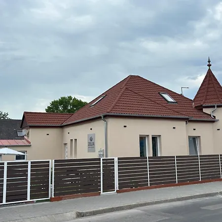 דירה Zelia Apartmanhaz שיופוק