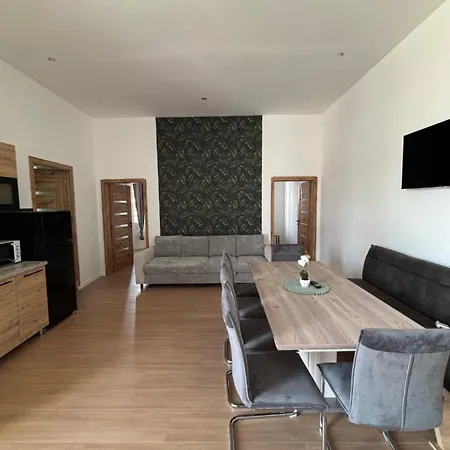 Zelia Apartmanhaz *